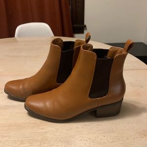 Women’s Ellie Chelsea Boots | Target | Brown | Size 9